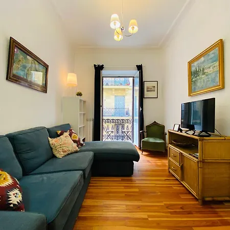 Side Apartment *