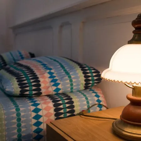 Side Apartment *